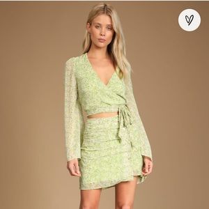 Lulu’s Sweet Spring Green Floral Print Long Sleeve Wrap Top, XS, New With Tags